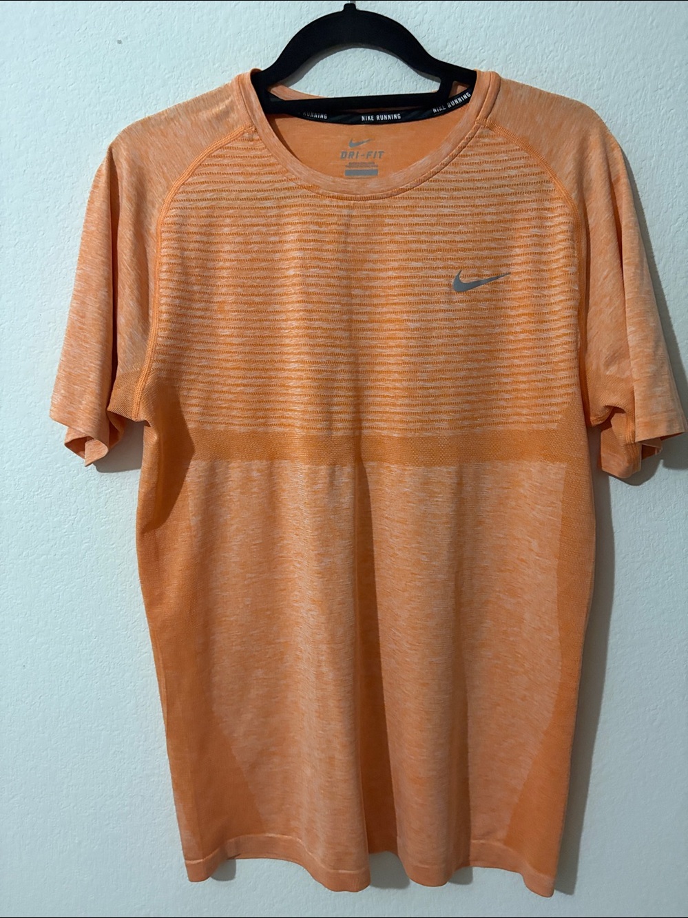 Nike Running Dri-Fit short-sleeve orange Large T-shirt Made in
Sri Lanka